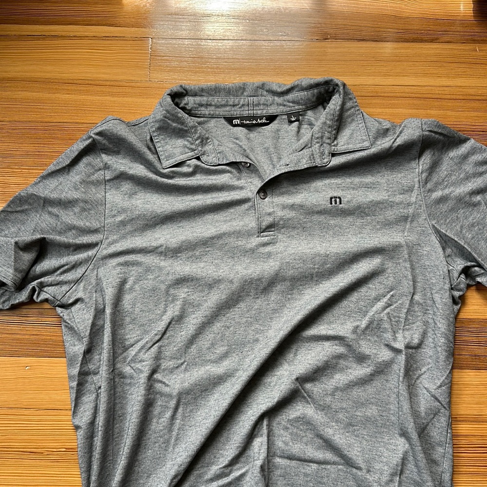 Men’s - Travis Mathew - short sleeve polo - size large